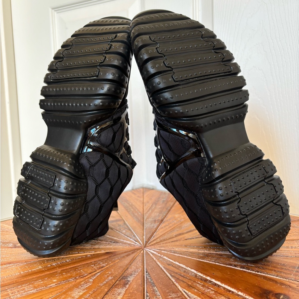 Used Black Lightweight Athletic Men's Shoes in Size 8.5 - Picture 5 of 8